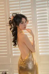 Captivating Elegance: O1ne Wan Shines in Golden Backless Dress - Art Language Vol.8691 YiTuYu Collection - image 22
