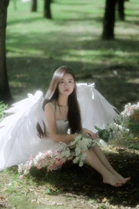 Contemporary Visual Arts: YiTuYu Art Language Vol.5656 with Model Seven - image 25