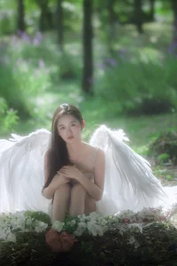 Contemporary Visual Arts: YiTuYu Art Language Vol.5656 with Model Seven - image 3