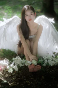 Contemporary Visual Arts: YiTuYu Art Language Vol.5656 with Model Seven - image 13