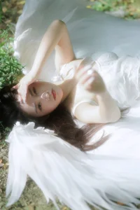 Contemporary Visual Arts: YiTuYu Art Language Vol.5656 with Model Seven - image 26