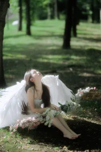 Contemporary Visual Arts: YiTuYu Art Language Vol.5656 with Model Seven - image 18