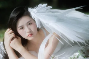 Contemporary Visual Arts: YiTuYu Art Language Vol.5656 with Model Seven - image 38