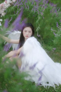 Contemporary Visual Arts: YiTuYu Art Language Vol.5656 with Model Seven - image 1