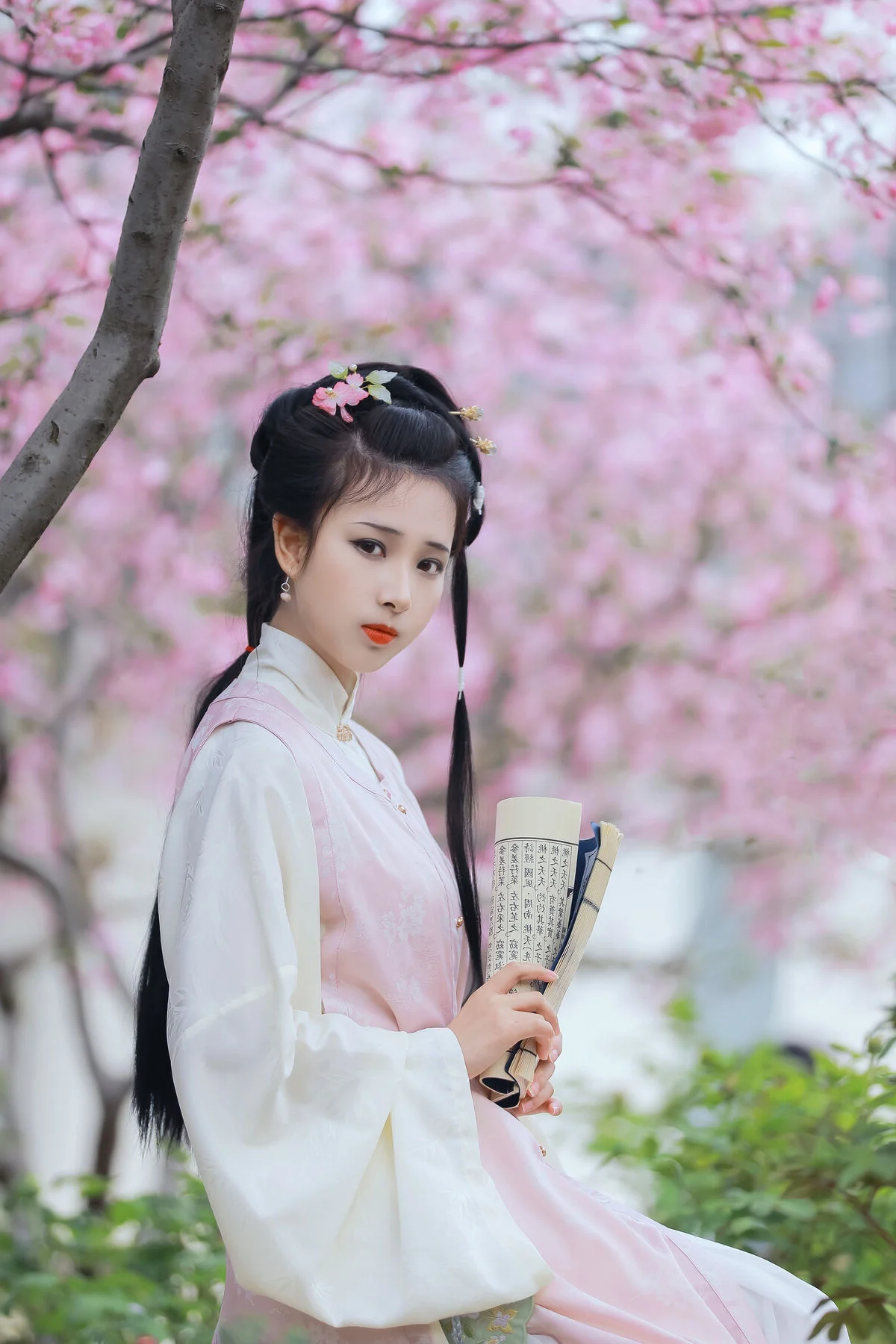 YiTuYu Art Language Vol.7189 Featuring Model Jiu Niang Yuan Zi