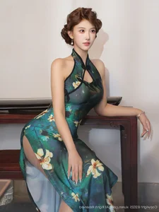 Timeless Oriental Grace: Jin Yun Xi Yuki in Elegant Modern Cheongsam - image 37