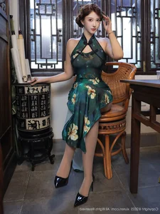 Timeless Oriental Grace: Jin Yun Xi Yuki in Elegant Modern Cheongsam - image 20
