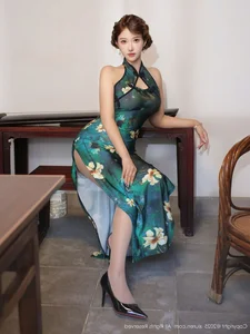 Timeless Oriental Grace: Jin Yun Xi Yuki in Elegant Modern Cheongsam - image 40