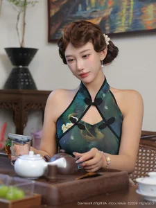 Timeless Oriental Grace: Jin Yun Xi Yuki in Elegant Modern Cheongsam - image 57
