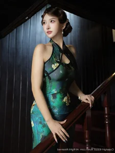 Timeless Oriental Grace: Jin Yun Xi Yuki in Elegant Modern Cheongsam - image 23