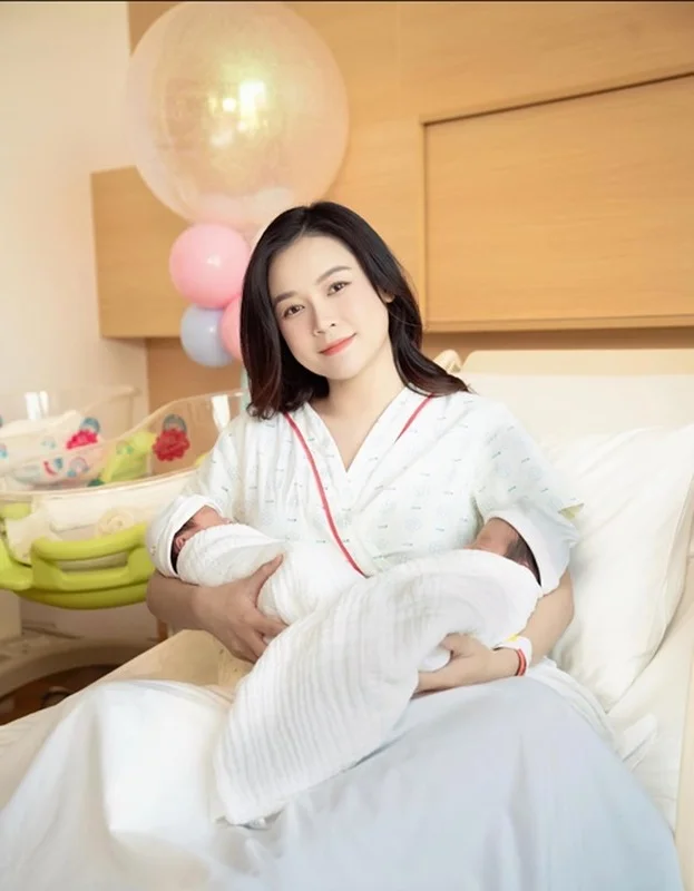 Sam’s Beauty Evolution: From Teen Icon to Radiant Mother of Two