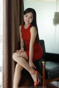 IESS SXJ NO.1728: Wan Ping Showcases Sophistication and Style - image 6