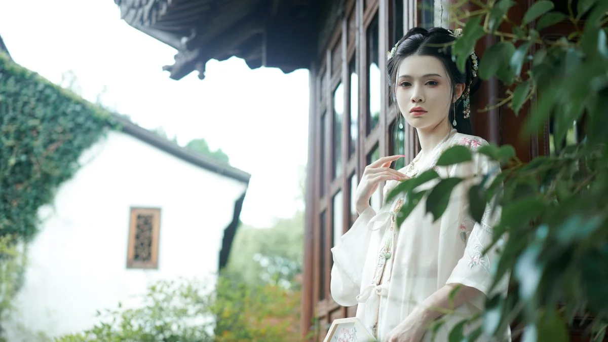 Elegant Portraiture: YiTuYu Art Language Vol.4988 Featuring Xue Gao
