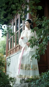 Elegant Portraiture: YiTuYu Art Language Vol.4988 Featuring Xue Gao - image 25