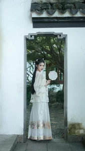 Elegant Portraiture: YiTuYu Art Language Vol.4988 Featuring Xue Gao - image 29