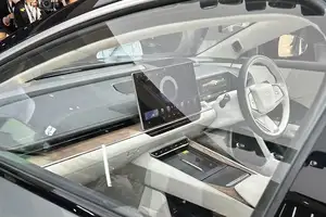 Toyota bZ7: S-Class Sized Electric Sedan, 700km Range. Huawei Tech Stuns! - image 7