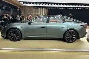 Toyota bZ7: S-Class Sized Electric Sedan, 700km Range. Huawei Tech Stuns! - image 3
