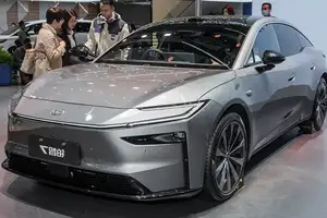 Toyota bZ7: S-Class Sized Electric Sedan, 700km Range. Huawei Tech Stuns! - image 9