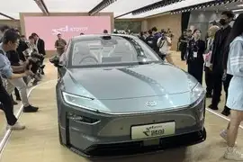 Toyota bZ7: S-Class Sized Electric Sedan, 700km Range. Huawei Tech Stuns! - image 11