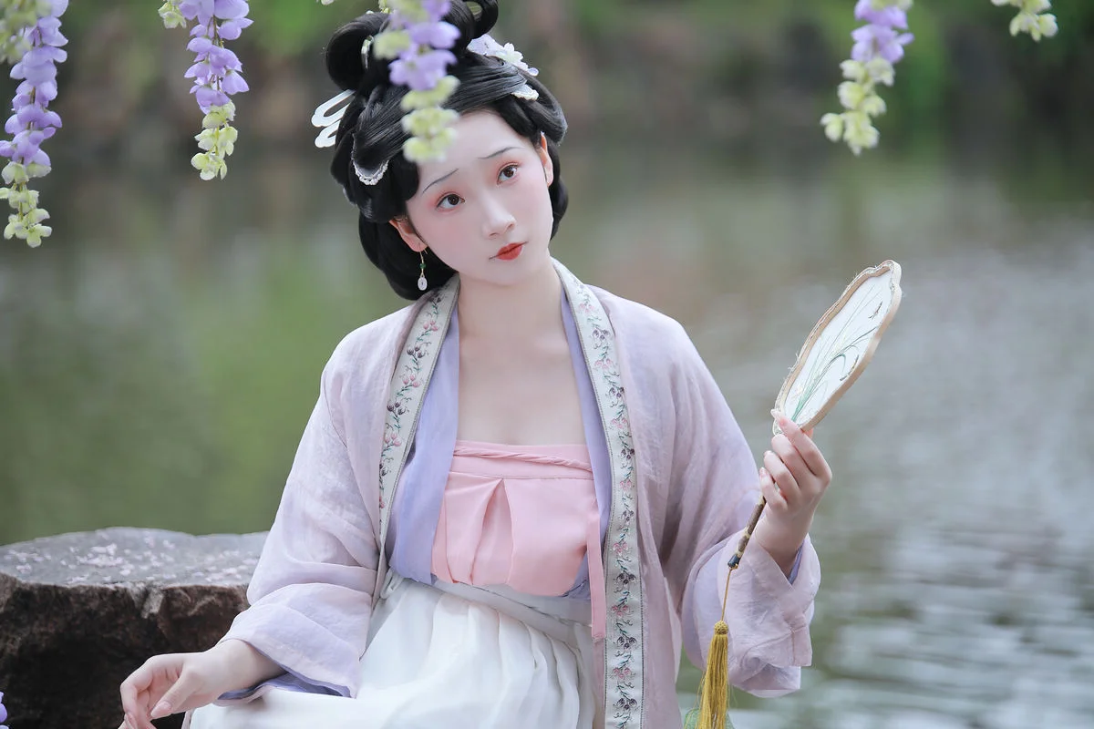 YiTuYu Art Language Vol.7729: Featuring the Elegant Chun Yu Portrait Series