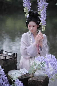 YiTuYu Art Language Vol.7729: Featuring the Elegant Chun Yu Portrait Series - image 2