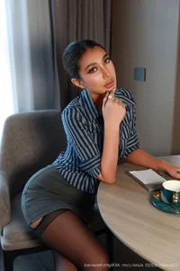 Sophisticated Office Style and Captivating Charisma of Fe - XiuRen No.10670 FE - image 14