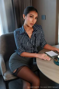 Sophisticated Office Style and Captivating Charisma of Fe - XiuRen No.10670 FE - image 19