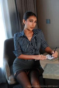 Sophisticated Office Style and Captivating Charisma of Fe - XiuRen No.10670 FE - image 25
