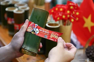 The Bamboo Tube Coffee Trend: A Patriotic and Eco-Friendly Experience in Vietnam - image 3