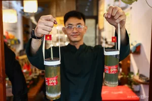 The Bamboo Tube Coffee Trend: A Patriotic and Eco-Friendly Experience in Vietnam - image 1