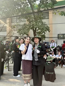 Beautiful Laotian Influencer Visits Dien Bien and Poses with Vietnamese Soldiers - image 3