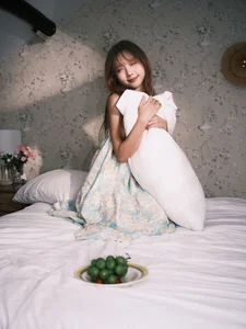 YiTuYu Art Language Vol.10222: A Captivating Visual Journey with Xing Xing Across 26 High-Quality Art Photographs - image 11