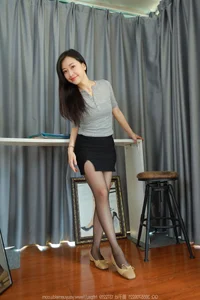 IESS SXJ NO.1730: Xiao Jie Features in Stunning New Fashion Set - image 5