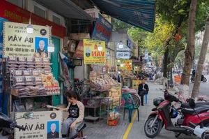 Navigating Hanoi's Streets of Same-Named Restaurants: A Local Guide - image 4