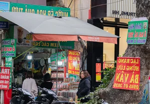 Navigating Hanoi's Streets of Same-Named Restaurants: A Local Guide - image 7