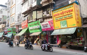 Navigating Hanoi's Streets of Same-Named Restaurants: A Local Guide - image 2