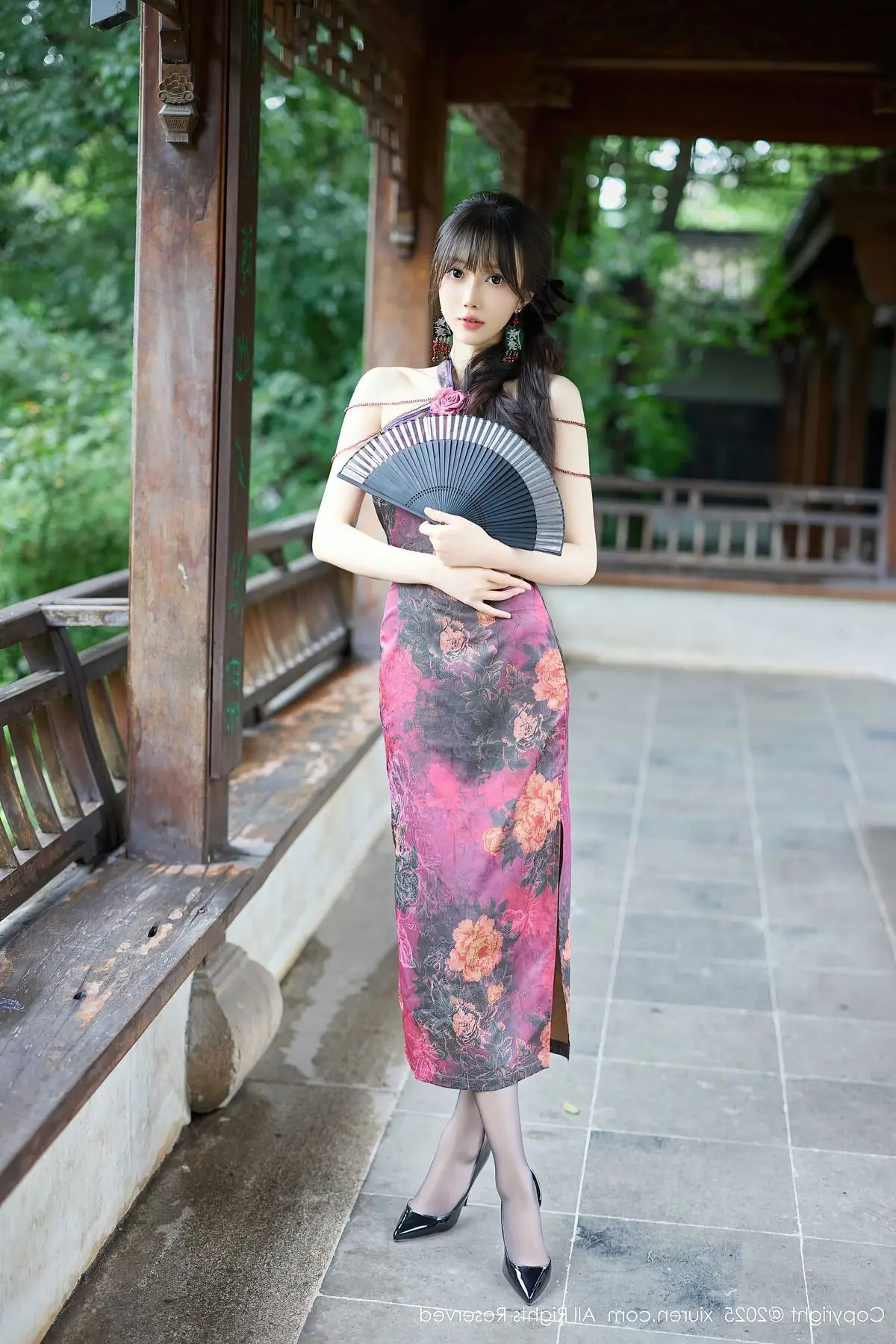 XiuRen No.10593: Yue Er Yue Er - Captivating Beauty and Alluring Grace