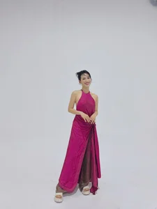 Red Carpet Glamour: Phuong Trinh Jolie and Kha Ngan Shine in Daring Designs - image 2