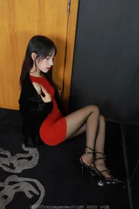 IESS Meizi Red Vertical Lines: A Masterpiece of Sophisticated Fashion Photography - image 7