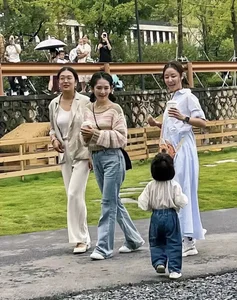 Ruby Lin Unfiltered: The 47-Year-Old Star’s Real Appearance Captured in Candid Photos - image 6