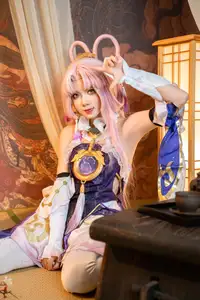 PoppaChan's Enchanting Fu Xuan Cosplay: Exquisite Details and Captivating Allure - image 5