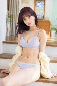Elegant Riko Matsudaira Digital Photo Book: Stunning Swan-Like Aesthetic and Sophisticated Japanese Portrait Photography in SPA! SPABOOKS Collection (51 Pages) - image 21