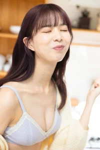 Elegant Riko Matsudaira Digital Photo Book: Stunning Swan-Like Aesthetic and Sophisticated Japanese Portrait Photography in SPA! SPABOOKS Collection (51 Pages) - image 14