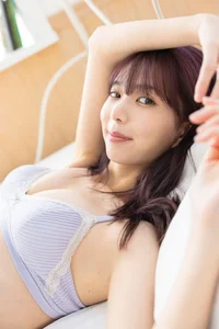 Elegant Riko Matsudaira Digital Photo Book: Stunning Swan-Like Aesthetic and Sophisticated Japanese Portrait Photography in SPA! SPABOOKS Collection (51 Pages) - image 16