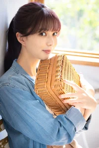 Elegant Riko Matsudaira Digital Photo Book: Stunning Swan-Like Aesthetic and Sophisticated Japanese Portrait Photography in SPA! SPABOOKS Collection (51 Pages) - image 10