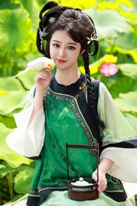 YiTuYu Vol.7399: Artistic Portraits of Bu Ke Ai De He He Miao - Art Language Photography Collection - image 45