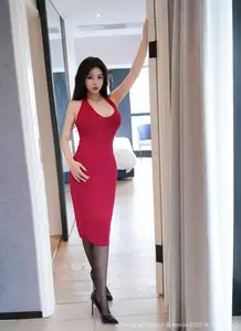 Captivating in Red: Yun Ying Luo Shines in XiuRen No.10528 Collection - image 10