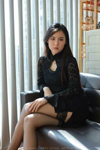 Elegant Hosiery Trends with IESS Model Xiaobao: A Closer Look at Semi-Cylinder Black Stocking Aesthetics - image 52
