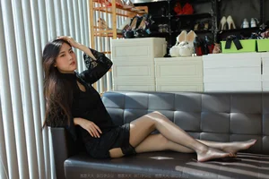 Elegant Hosiery Trends with IESS Model Xiaobao: A Closer Look at Semi-Cylinder Black Stocking Aesthetics - image 13