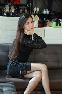 Elegant Hosiery Trends with IESS Model Xiaobao: A Closer Look at Semi-Cylinder Black Stocking Aesthetics - image 7